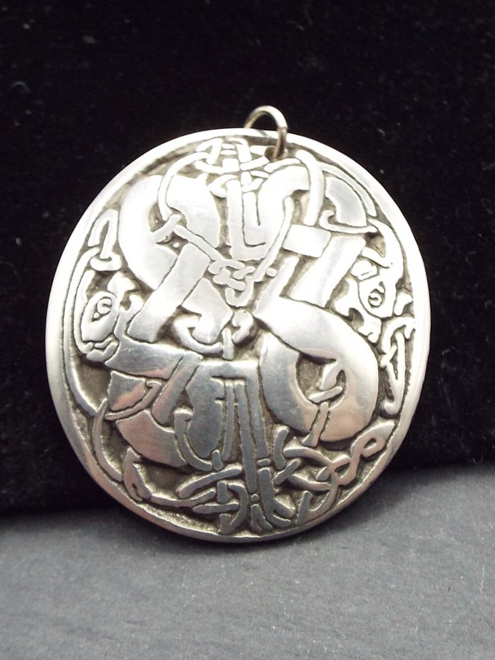 CELTIC KNOT NEW ZEALAND HANDMADE ROUSH PEWTER OVAL PENDANT & CHAIN 69
